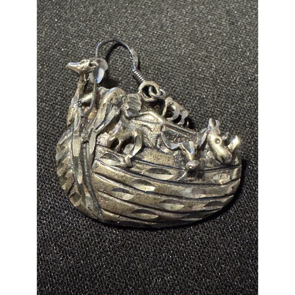 925 Sterling Silver Noah's Ark Hook Earrings - Picture 3 of 5